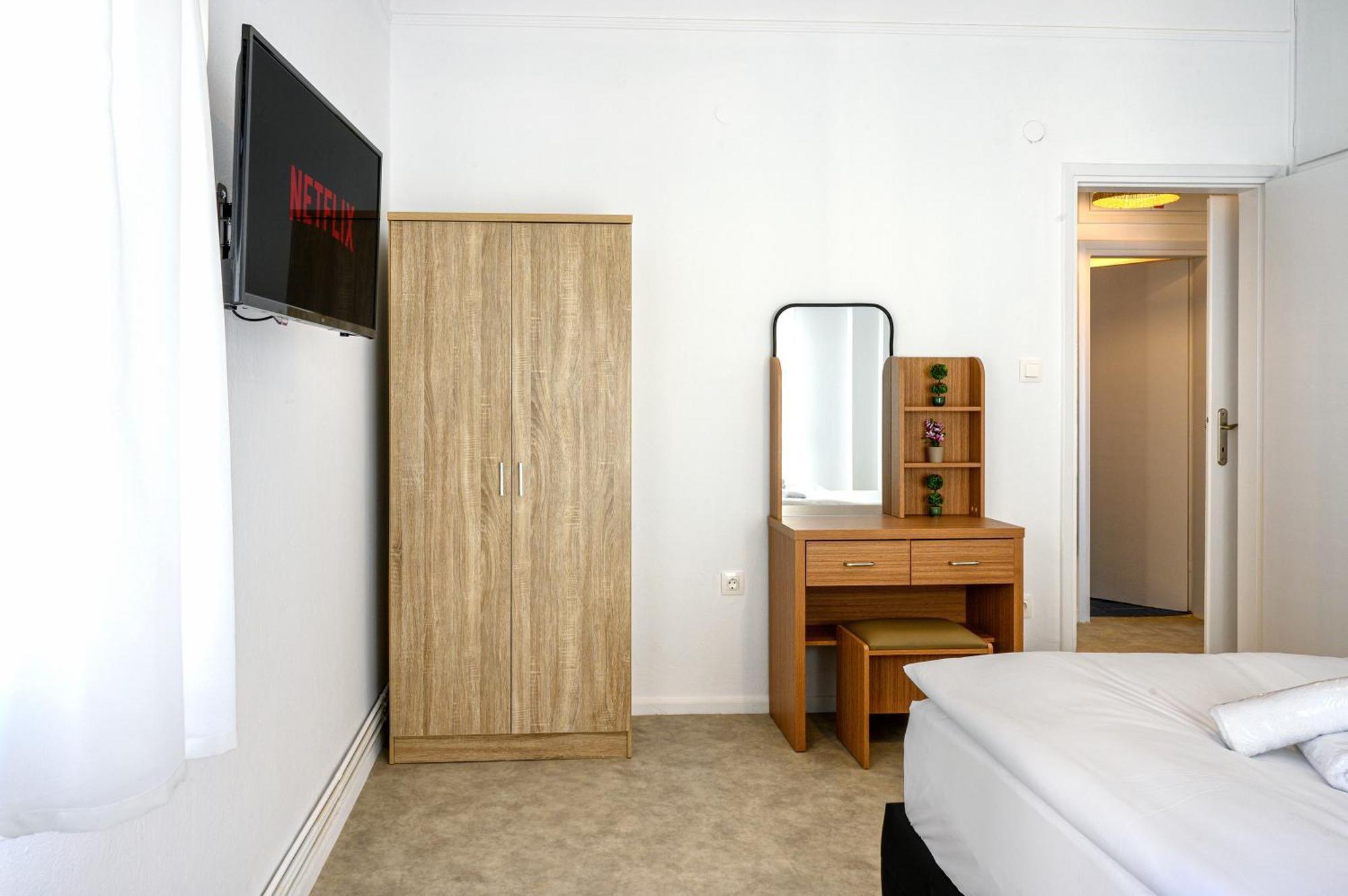 Center Downtown Apartament *